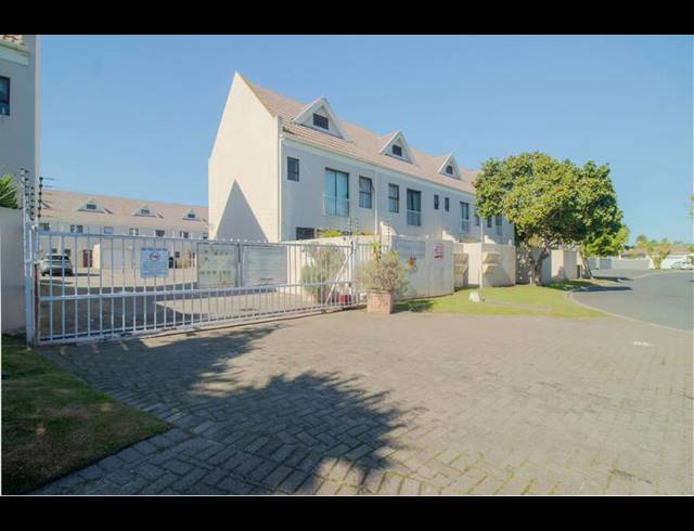3 BEDROOM HOUSE FOR SALE IN PARKLANDS